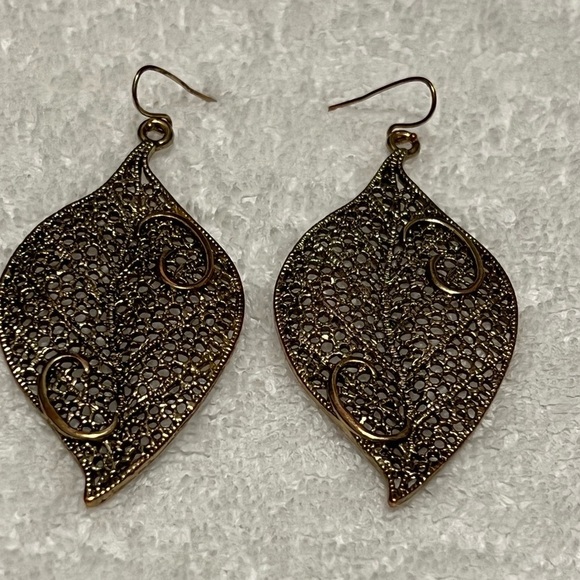 Dangle Antique Gold Egyptian style Leaf Scroll Drop Earrings! - Picture 3 of 4
